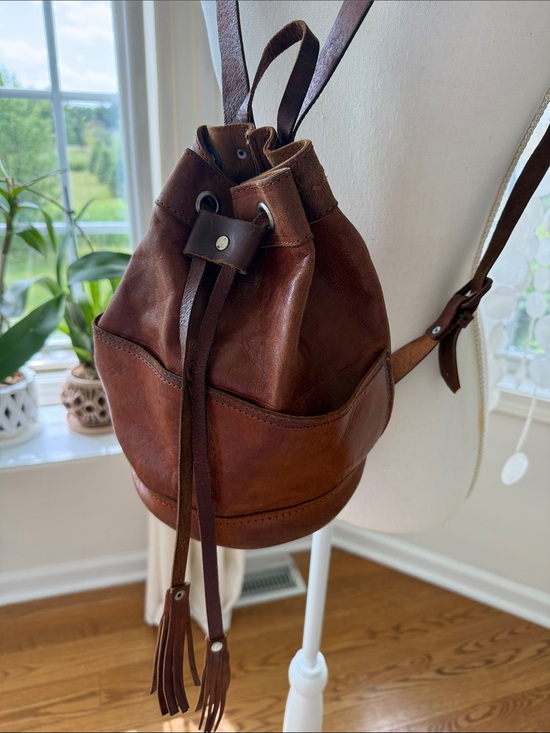 Vintage Handbags - Vintage Brown Leather Drawstring Backpack